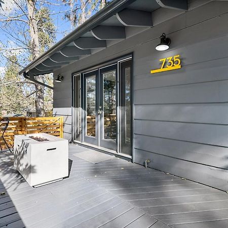 Yellow Pine Lodge - Charming Cottage Style Cabin With Peak-A-Boo Lake And Mountain Views 大熊湖 外观 照片