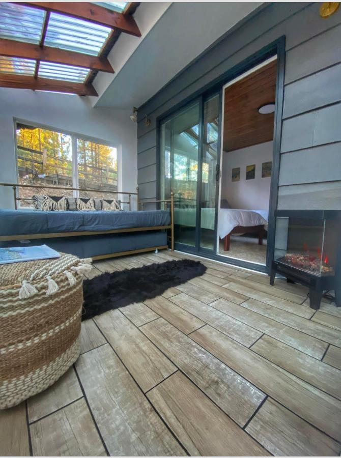 Yellow Pine Lodge - Charming Cottage Style Cabin With Peak-A-Boo Lake And Mountain Views 大熊湖 外观 照片