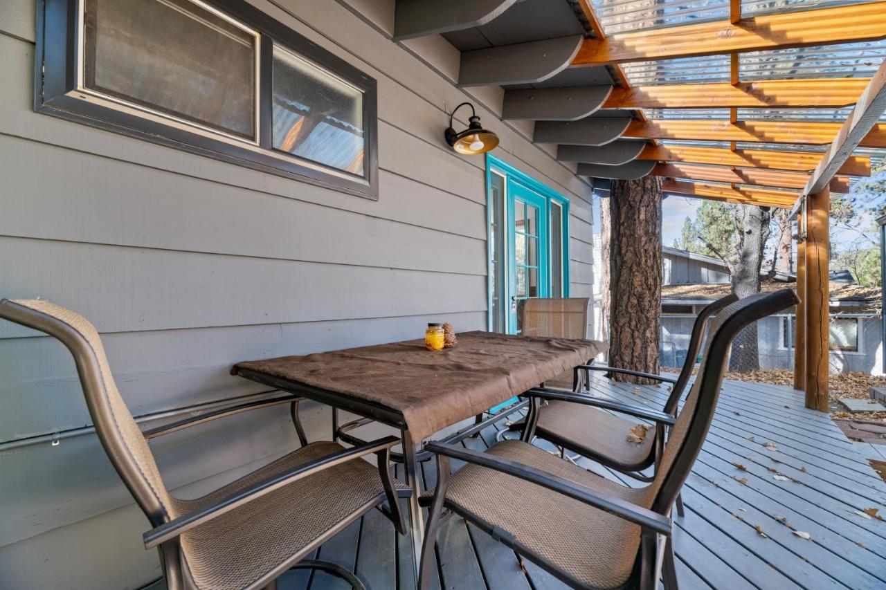 Yellow Pine Lodge - Charming Cottage Style Cabin With Peak-A-Boo Lake And Mountain Views 大熊湖 外观 照片